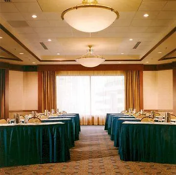 Hilton Magnificent Mile 3*