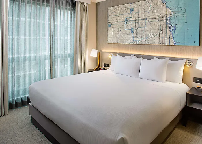 Hilton Magnificent Mile 3*