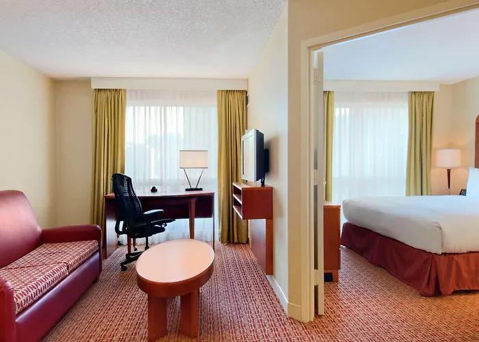 Hilton Magnificent Mile 3*