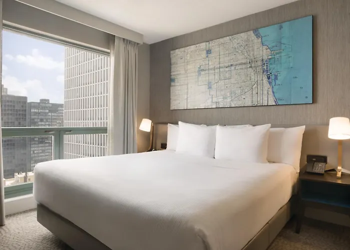 Hilton Magnificent Mile 3*