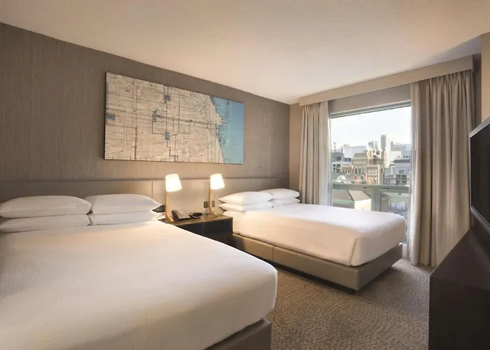 Hotel Hilton Magnificent Mile 3*