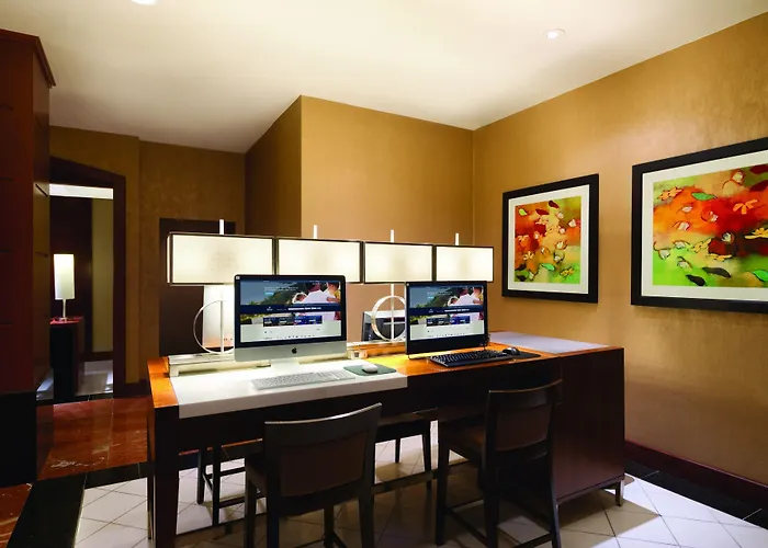 Hilton Magnificent Mile Hotel 3*