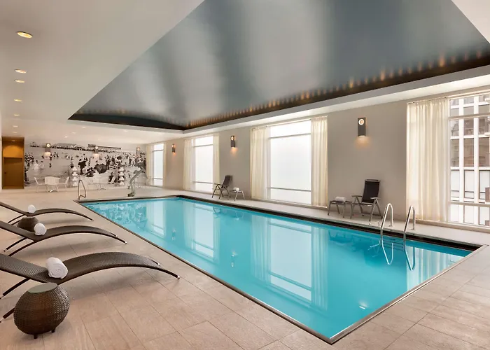 Hilton Magnificent Mile 3*