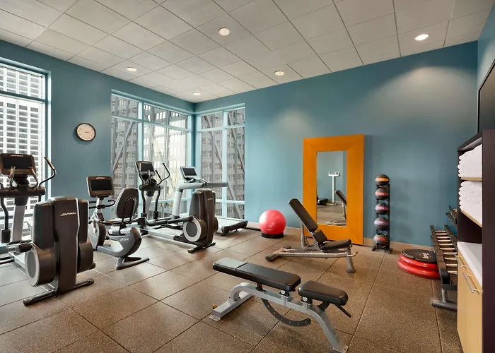 Отель Hilton Magnificent Mile 3*