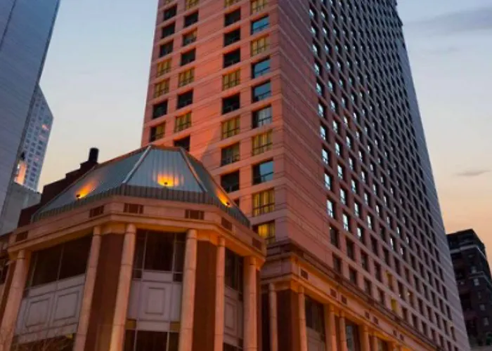 Hilton Magnificent Mile Hotel 3*